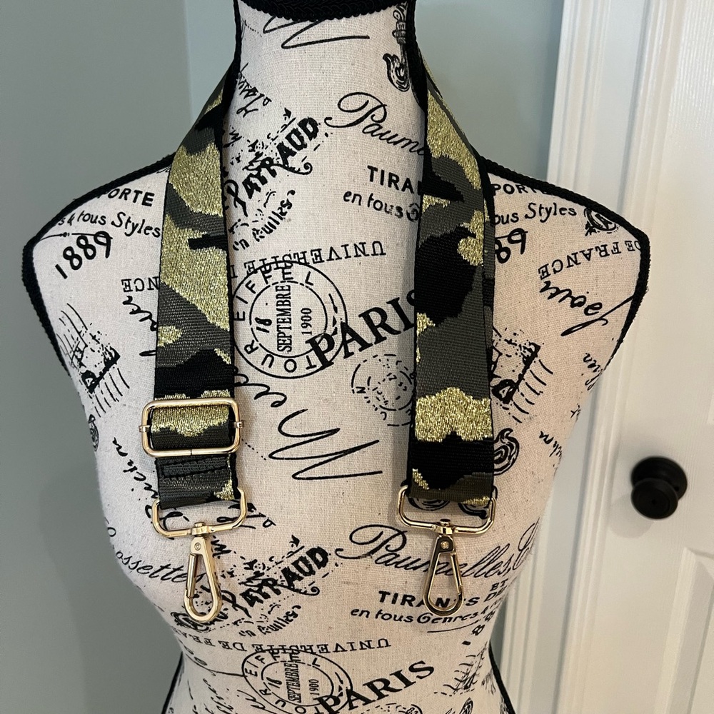 Adjustable crossbody bag strap | black, gray, & gold glitter camouflage pattern